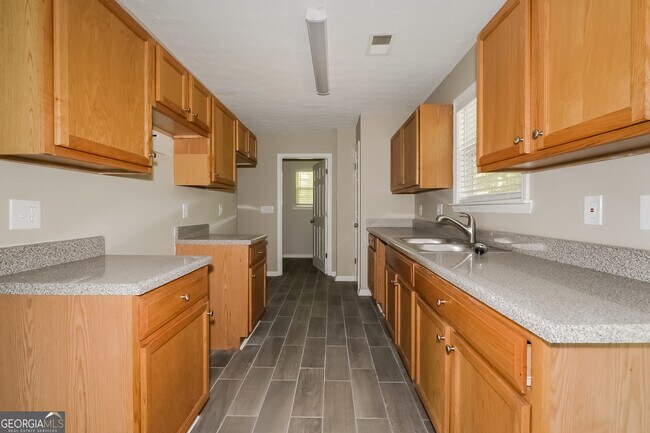 Foto del edificio - 405 Hawthorne Cir