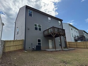 Building Photo - 146 Silver Birch Pass