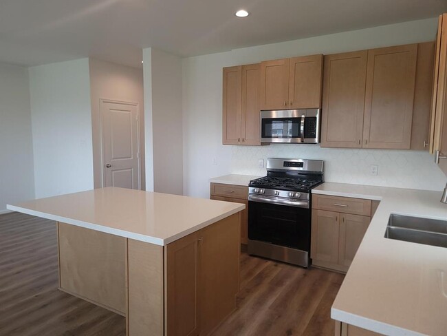 Foto del edificio - 1041 Tillman Ln