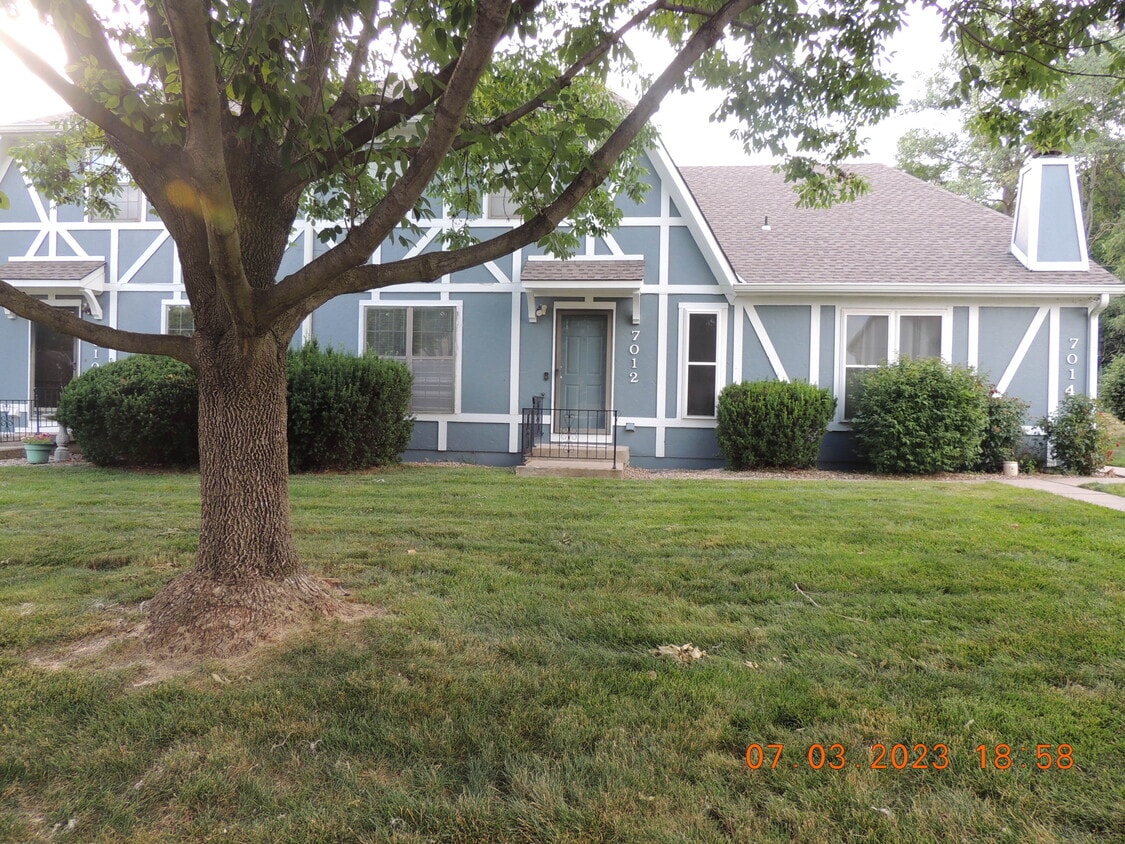 7012 N Fisk Ct, Kansas City, MO 64151 Townhome Rentals in Kansas City