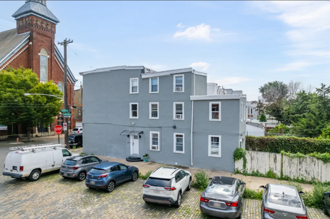 Foto del edificio - 2150 E Cumberland St