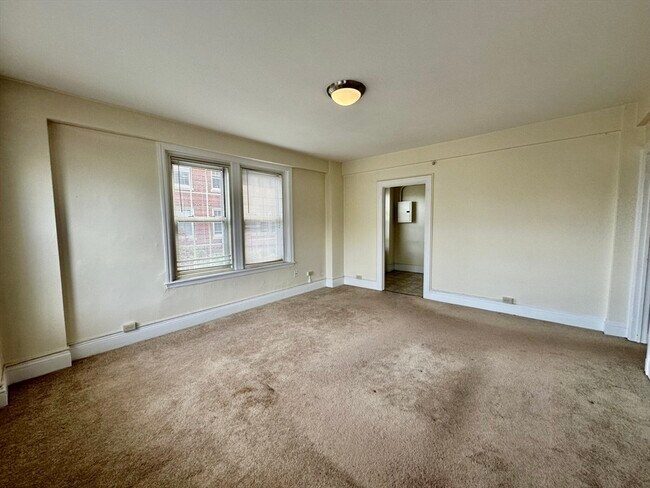 Building Photo - 1401 Beacon St