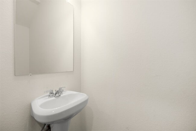 Foto del edificio - 7810 Pink Dahlia Dr
