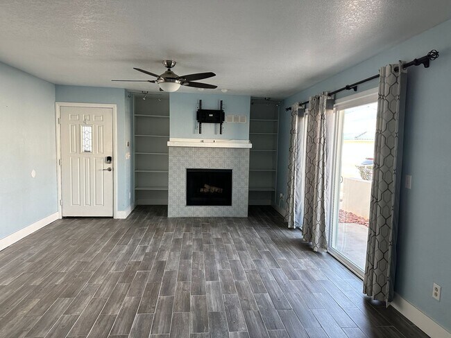 Foto del edificio - Beautiful 2-bedroom, 2-bathroom condo alon...