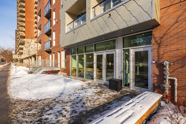 Building Photo - The Woodnote