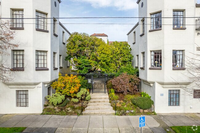 Entrance - 2325 NE Flanders St