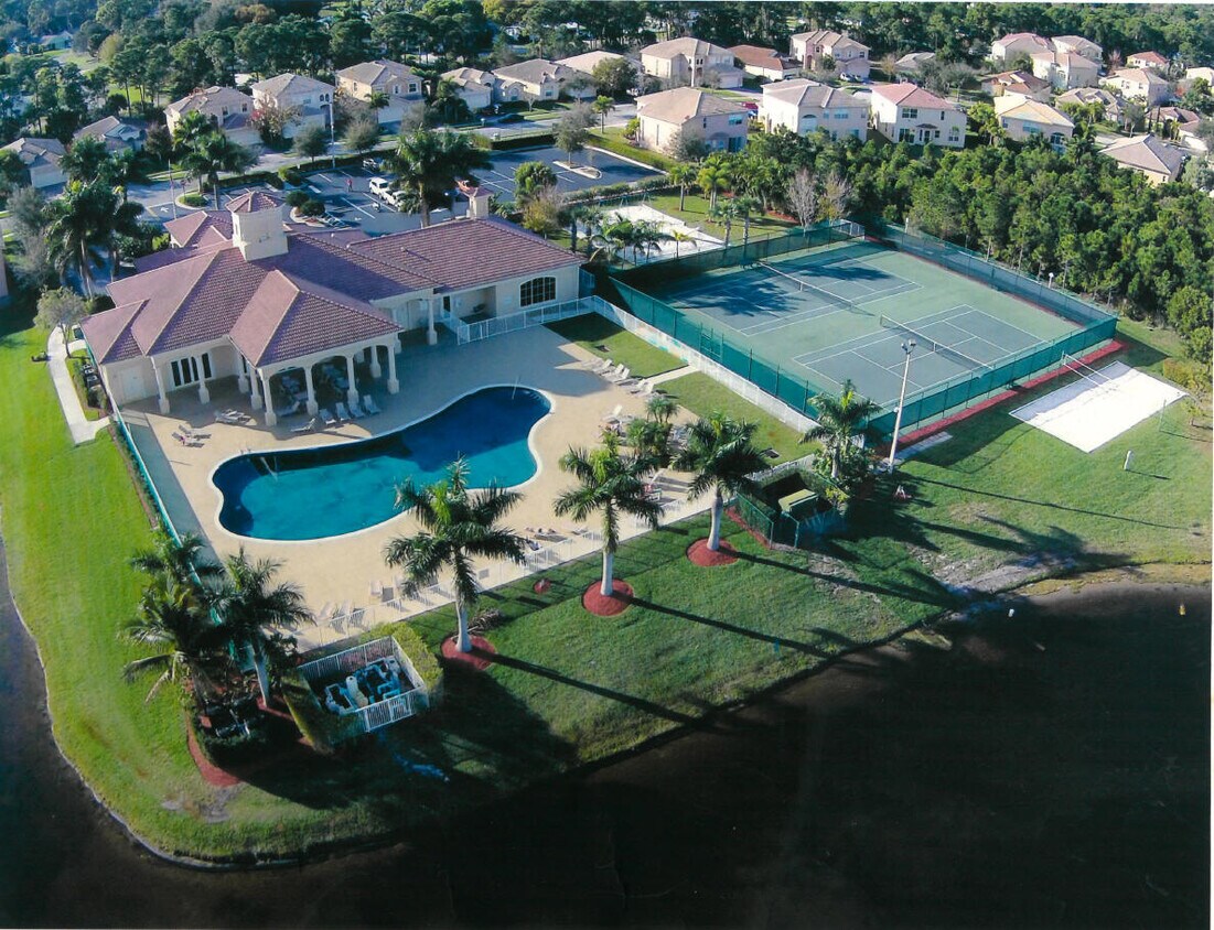 Piscina comunitaria, tenis, pickle ball, actividades - 5518 Place Lake Dr