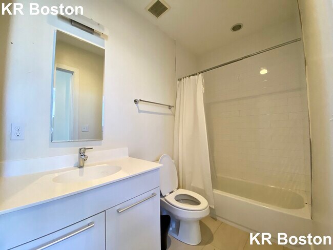 Building Photo - 1105 Boylston St