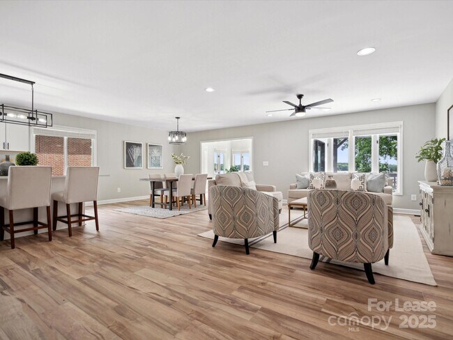 Foto del edificio - 4954 Moonlite Bay Dr