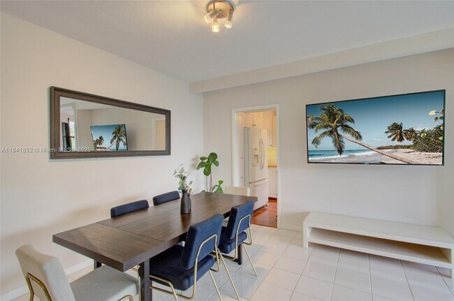 Foto del edificio - 181 Crandon Blvd