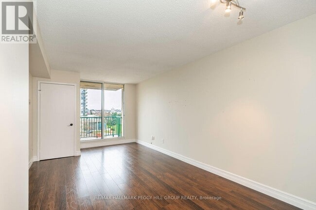 Building Photo - 75 Ellen St