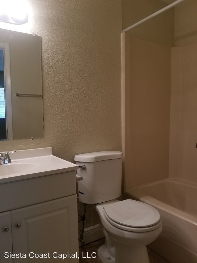Building Photo - 1 br, 1 bath House - 5843 High St