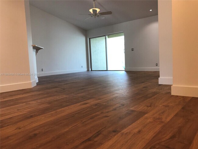 Foto del edificio - 4265 Pine Ridge Ct