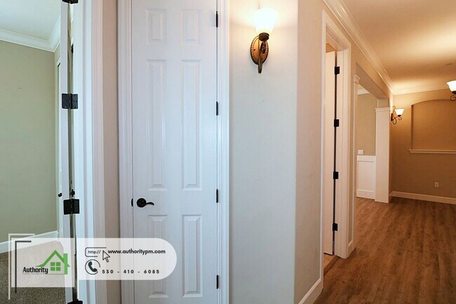 Foto del edificio - 6170 Lucca Trail