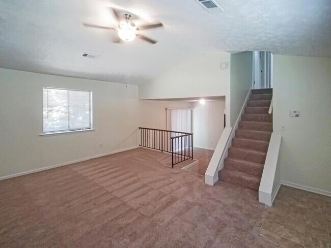 Building Photo - 1057 Mainstreet Lake Dr