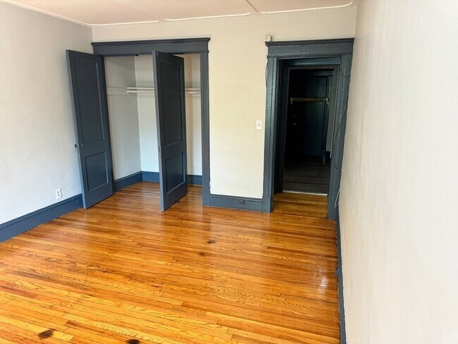 Building Photo - 18 Mattoon St