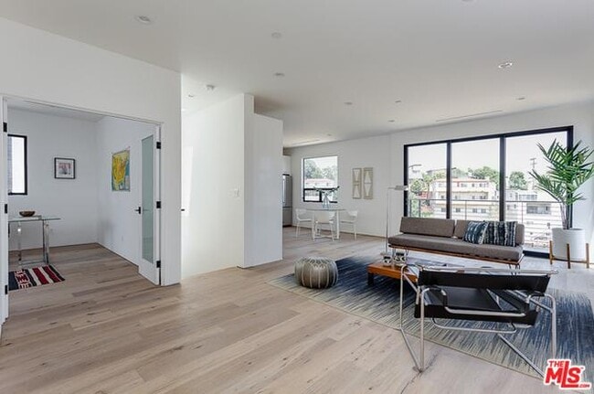 Foto del edificio - 3756 Brilliant Dr