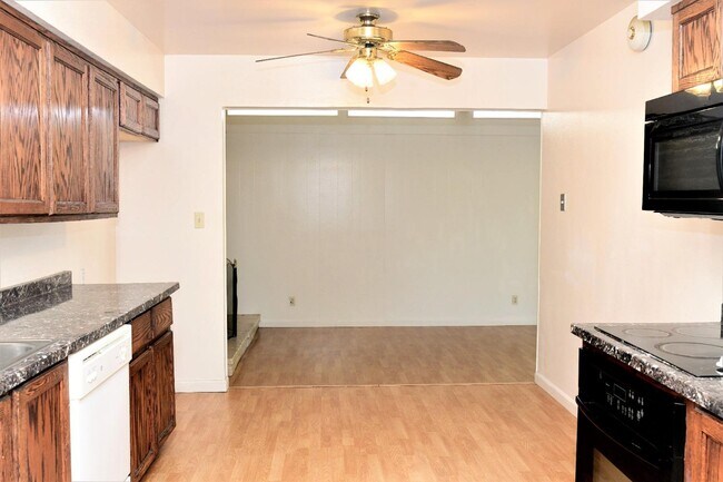 Foto del edificio - 5273 N Fisher St