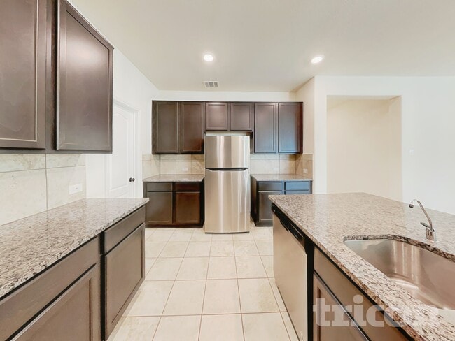 Building Photo - 2604 Wheeler Ave