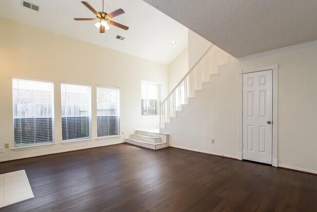 Foto del edificio - 5635 Fawn Trail Ln