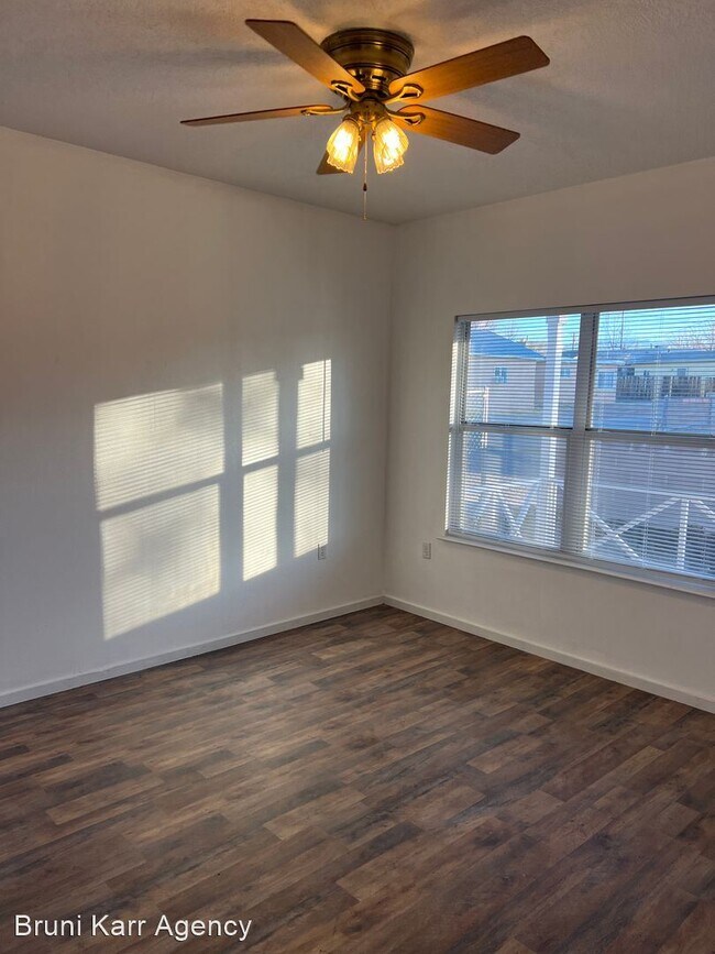 Building Photo - 4 br, 2 bath House - 1021 Edith Blvd. NE