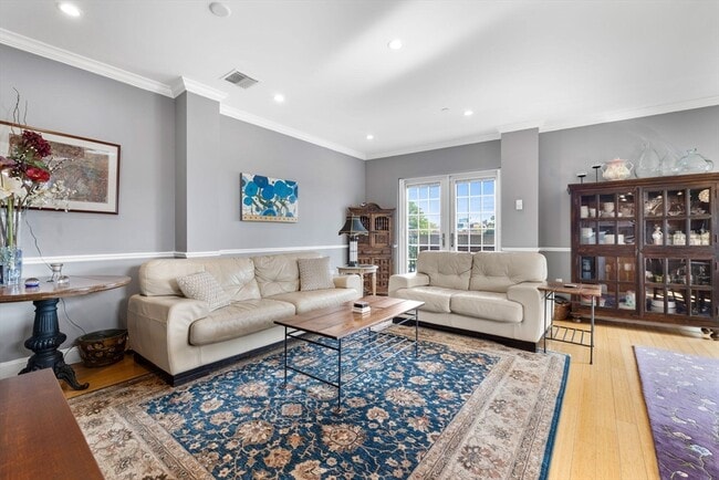 Building Photo - 10 Vernon St