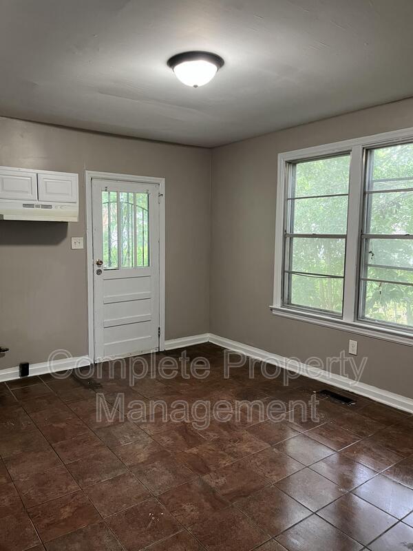 Building Photo - 3212 Avenue G