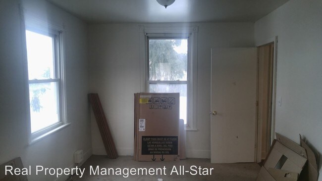 Building Photo - 16 Lincoln Ave