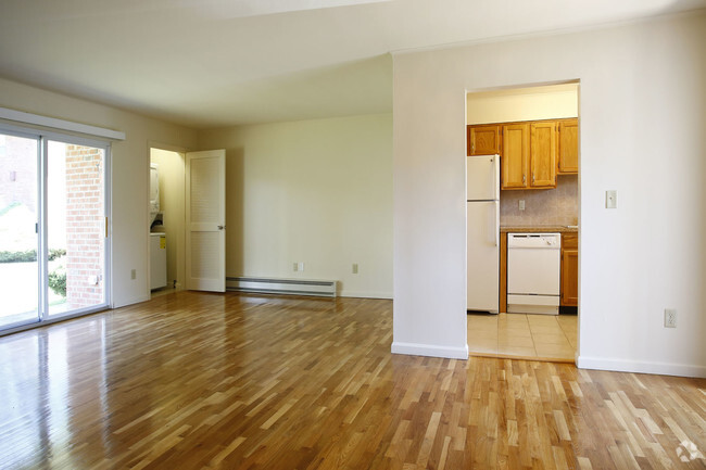 Living Area - The Manor at Spring Lake, LLC