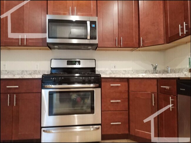 Building Photo - 99 Calumet St