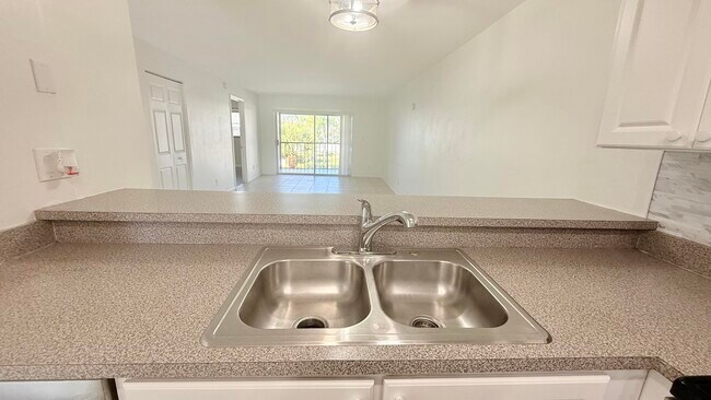 Foto del edificio - 905 Southridge Rd