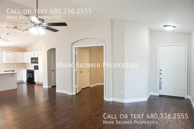 Foto del edificio - 1136 E Christopher St