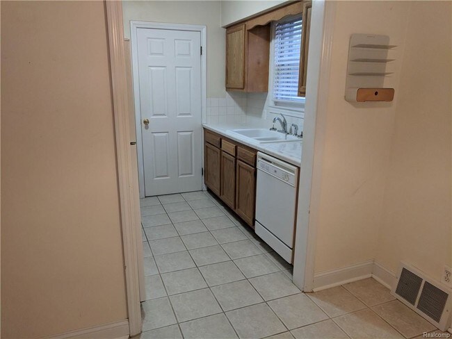Building Photo - 3521 Normandy Rd