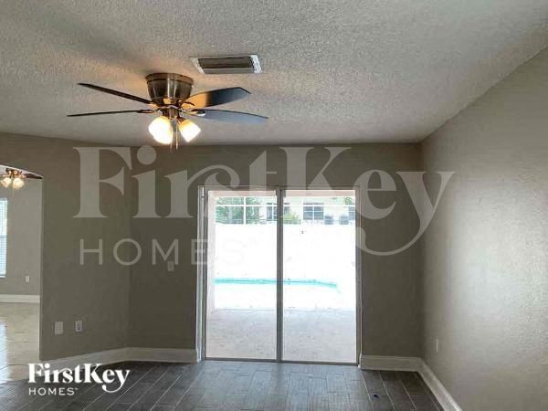 Foto del edificio - 2514 Hamlet Ln