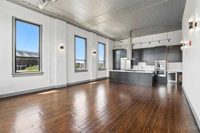 Building Photo - 222 W 15th St