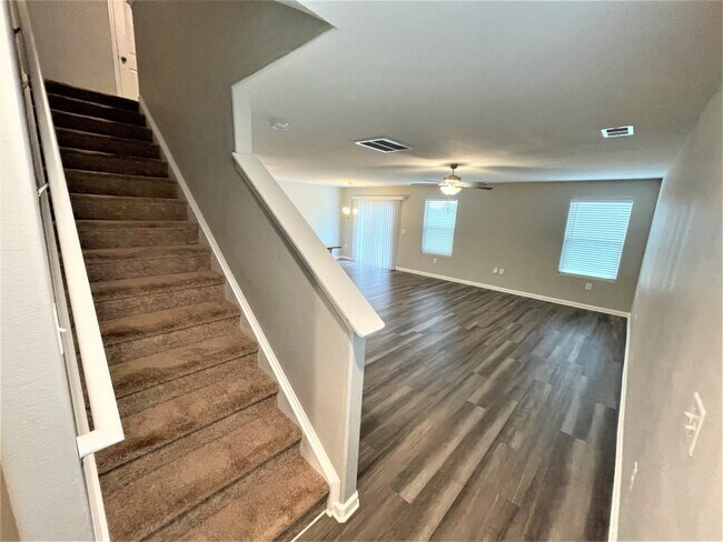 Building Photo - 257 Caley St