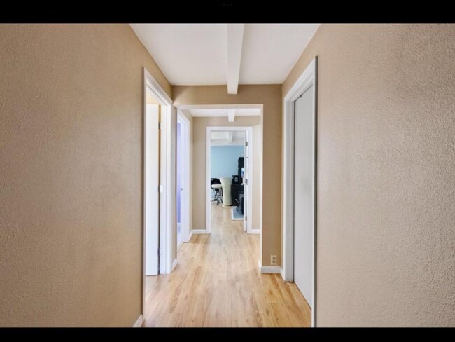 Building Photo - 1528 Los Robles Blvd