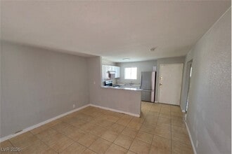 Building Photo - 5440 S Swenson St