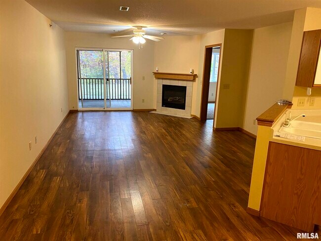 Building Photo - 3804 Creek Hill Dr
