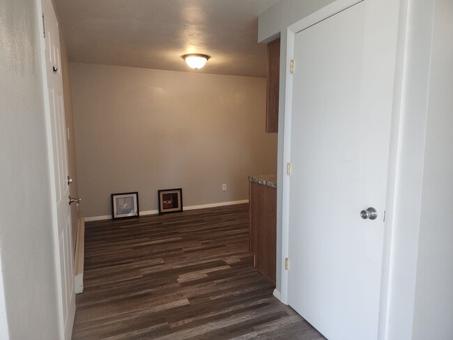 Foto del edificio - 692-694 Olson Ave