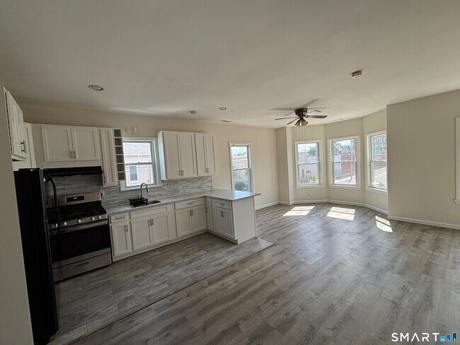 Foto del edificio - 236 Brooks St