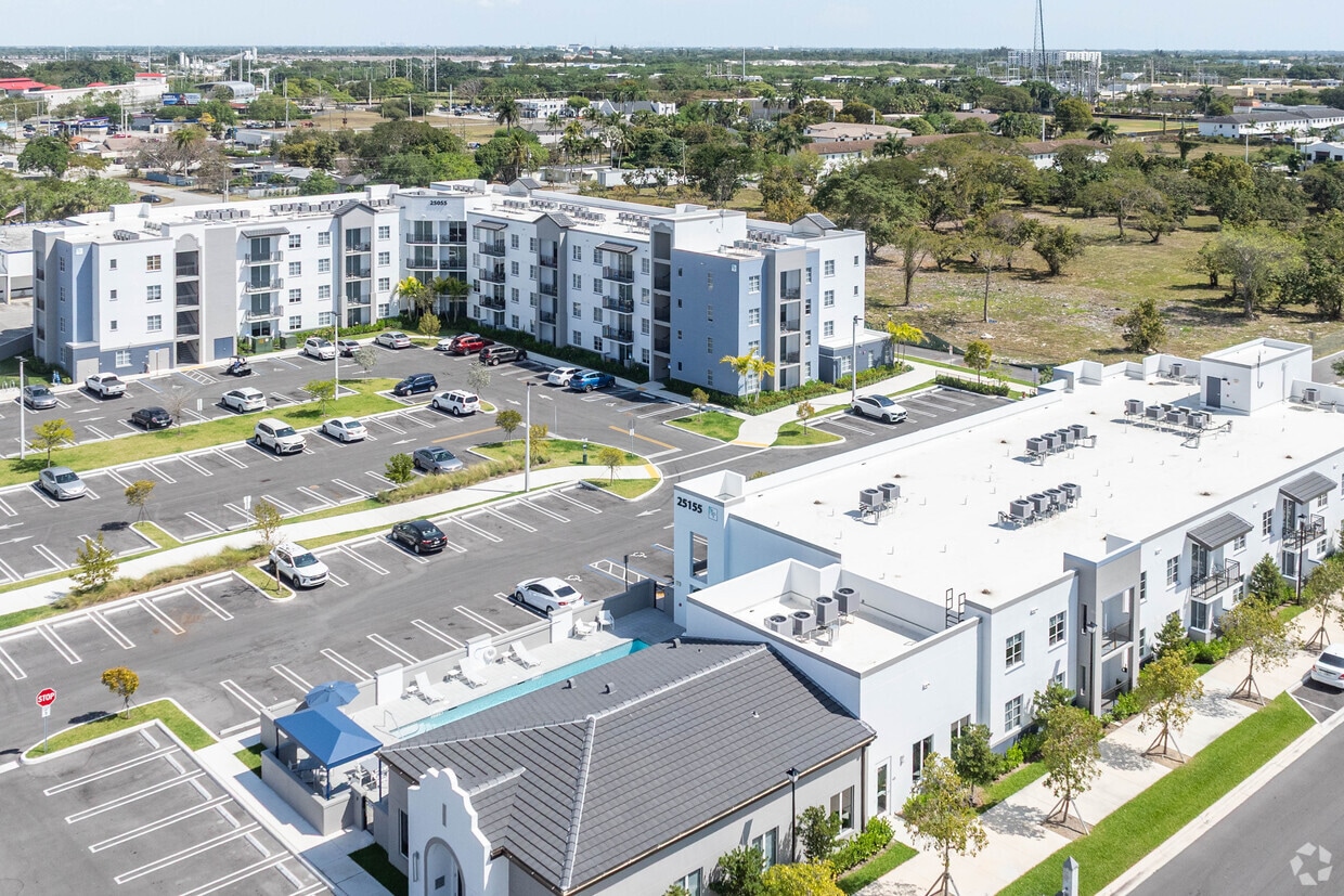 Additional Building View - Pinnacle at Tropical Pointe