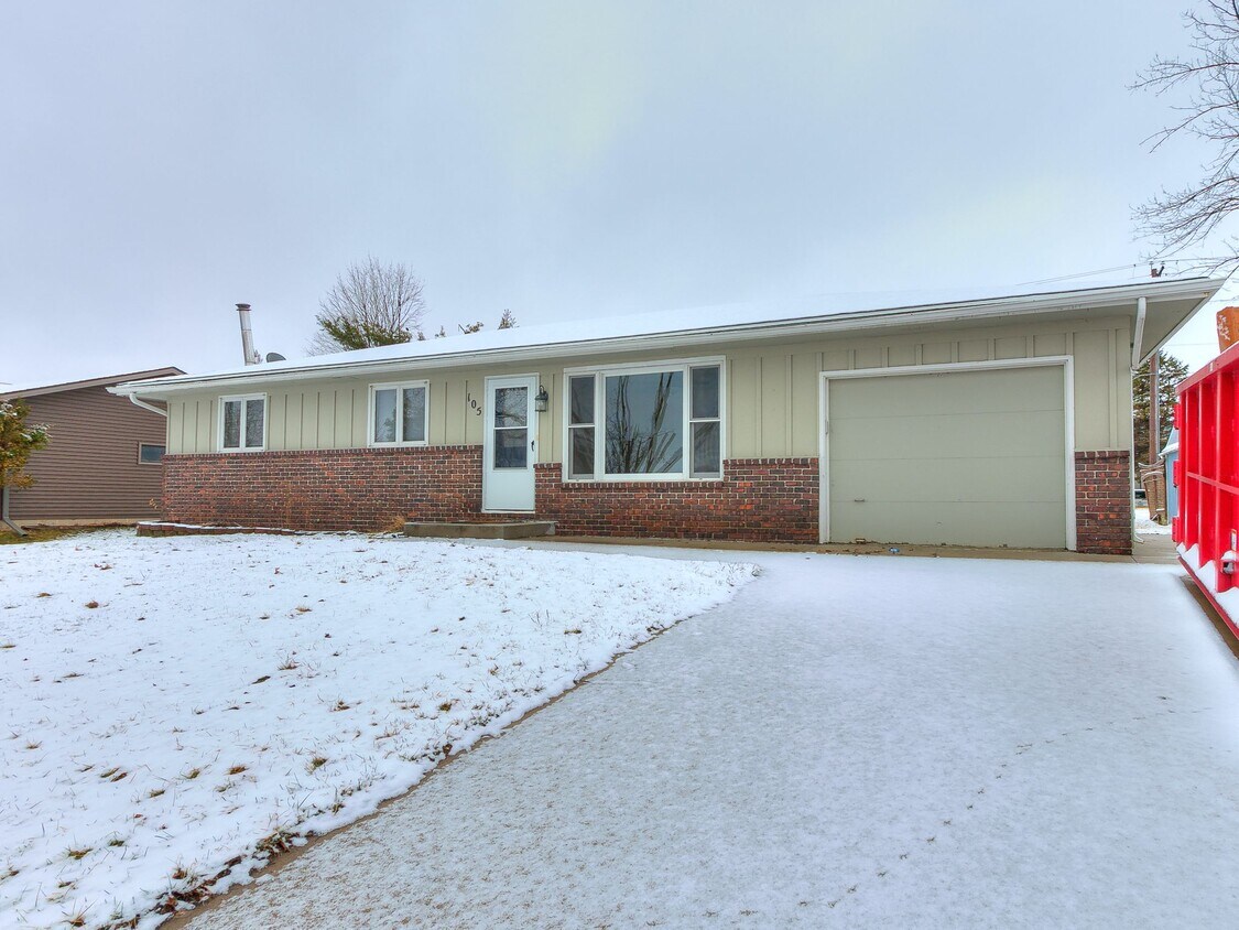 105 Lynwood Dr, Huxley, IA 50124 House for Rent in Huxley, IA