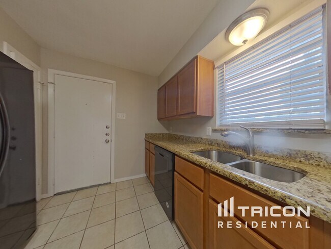 Foto del edificio - 8006 Hunnicut Rd