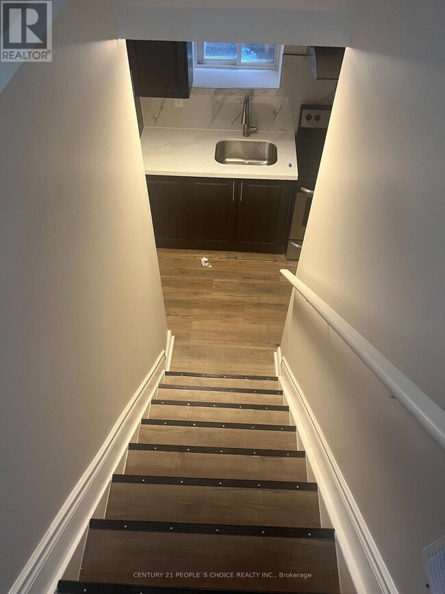 Building Photo - 973 Francine Cres