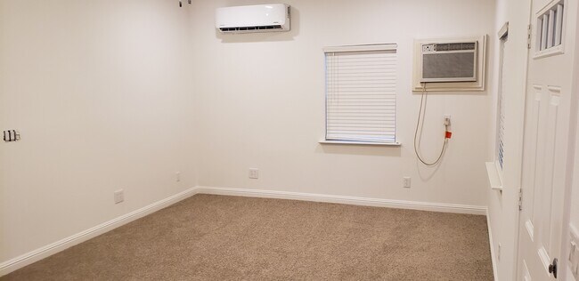 Living Room - 1011 Oakland Avenue