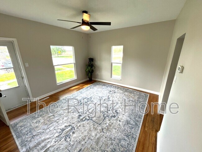 Foto del edificio - 4444 N 60th St
