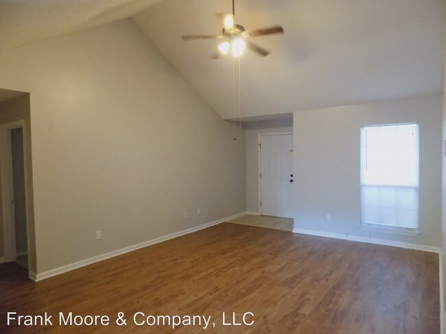 Building Photo - 3 br, 2 bath House - 118 Red Fox Dr