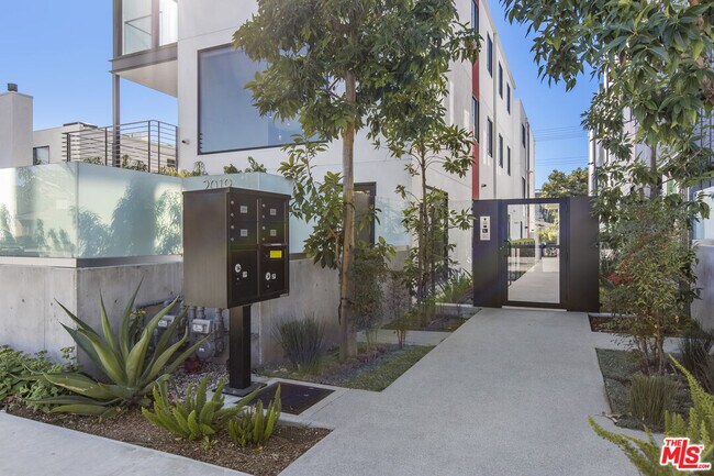 Foto del edificio - 2019 Barry Ave