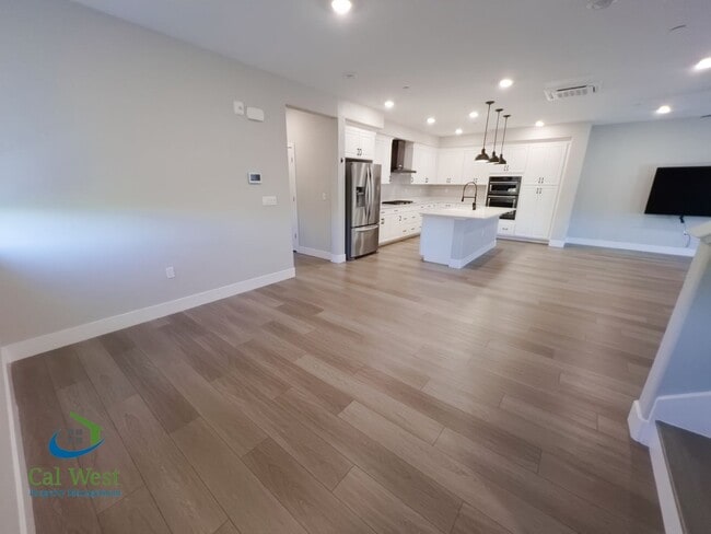 Foto del edificio - $4495 - Beautiful Corner Unit Townhome in ...